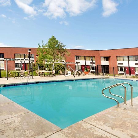 Ramada By Wyndham Cedar City Bagian luar foto